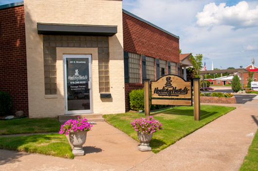 Healing-Hands-Exterior-Signage-Mock-up_10-23